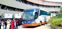 Don présidentiel : un bus pour l'université de Douala