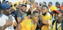 Limbe : Population Celebrates Victoria United Trophy