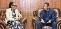 Hier, Yvette Muhimpundu du HCR et Stéphane Bonamy de la Croix-rouge ont échangé avec le chef du département ministériel sur les relations entre leurs organismes et le Cameroun.