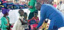 Solidarité: Des kits scolaires pour 150 enfants