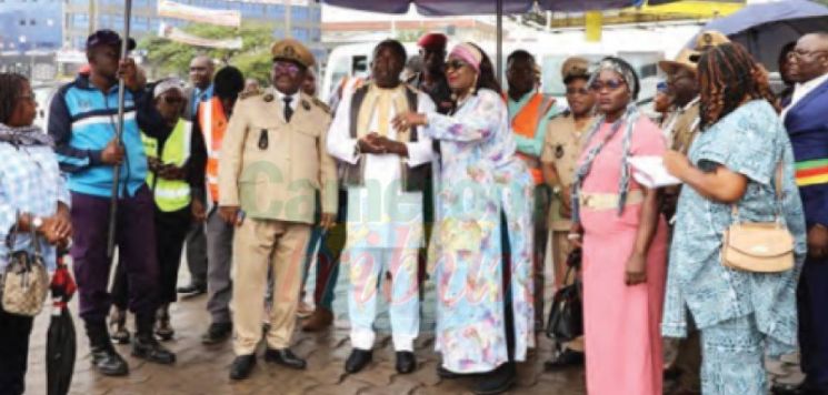 Douala III, Douala V: Le drain arrive
