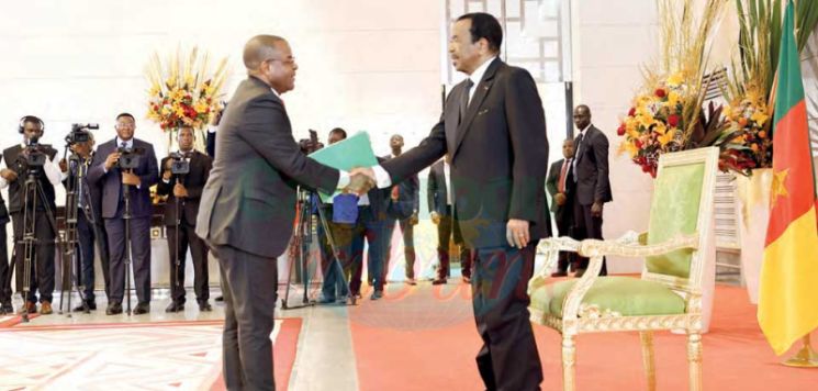 Palais de l’Unité : Bonne année, Monsieur le président !