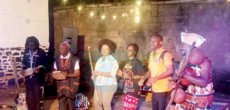 Instruments traditionnels de musique : « Tradifusion » ou le dialogue des cultures Instruments traditionnels de musique : « Tradifusion » ou le dialogue des cultures