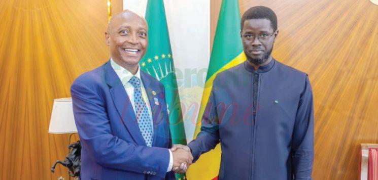 CAN Maroc 2025: Motsepe à Dakar