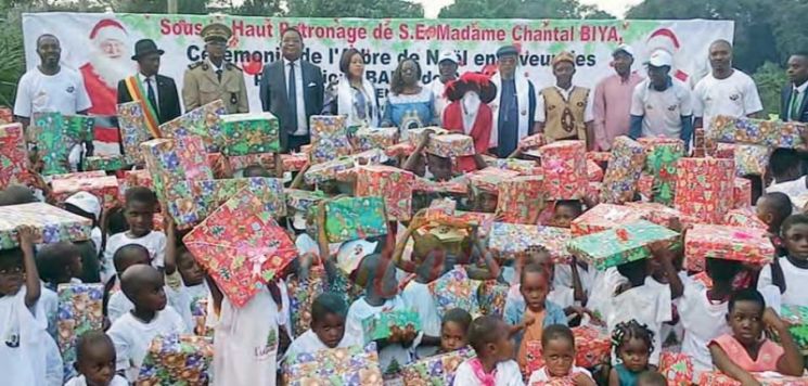 Arbre de Noël Chantal Biya : Djoum en fête