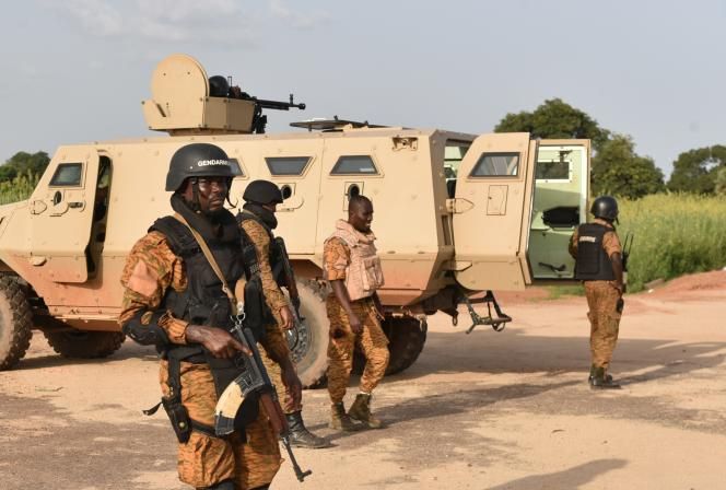 L’armée quadrille les points sensibles de Ouagadougou.