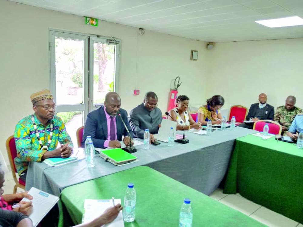 Environmental and Social Assessment : Stakeholders Share Notes