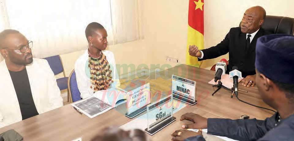 Marie Noëlle Graobe, mannequin international, a été reçu en audience par le ministre Bidoung Mkpatt le 23 décembre dernier à Yaoundé. Marie Noëlle Graobe, mannequin international, a été reçu en audience par le ministre Bidoung Mkpatt le 23 décembre dernier à Yaoundé.