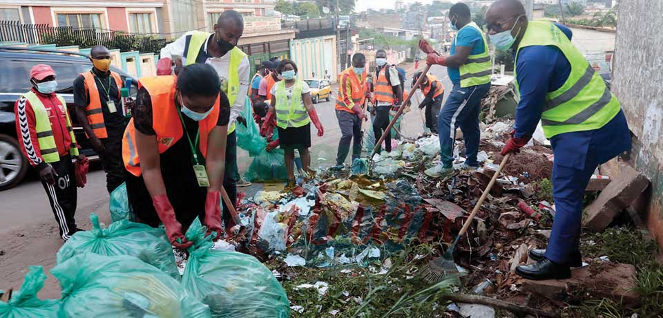 Ramassage d’ordures : des initiatives à la rescousse