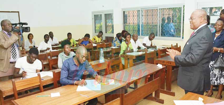 Le ministre Joseph LE rassure les autres candidats sur la suite du concours. Le ministre Joseph LE rassure les autres candidats sur la suite du concours.