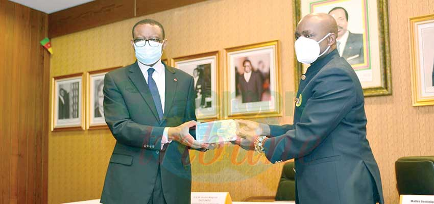 Ambassade du Cameroun en France : 60 000 masques reçus Ambassade du Cameroun en France : 60 000 masques reçus