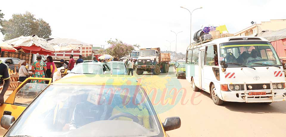 Incivisme des transporteurs à Yaoundé : statu quo à Tongolo, Etoudi, Olembé Incivisme des transporteurs à Yaoundé : statu quo à Tongolo, Etoudi, Olembé