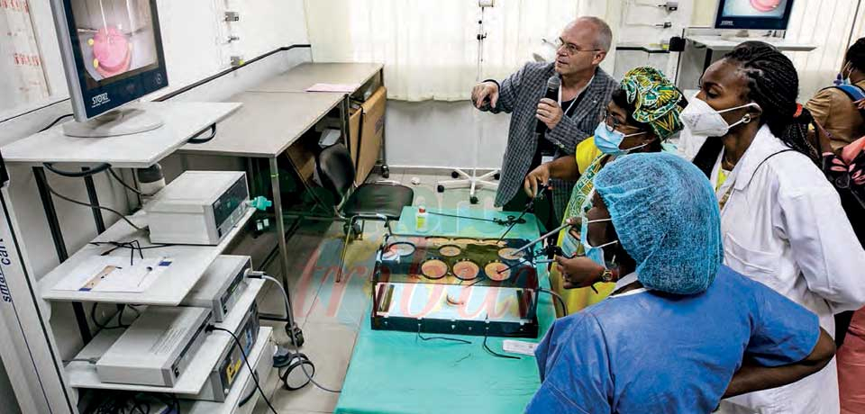 Congrès international de chirurgie endoscopique en gynécologie: Des travaux pratiques d’abord Congrès international de chirurgie endoscopique en gynécologie: Des travaux pratiques d’abord