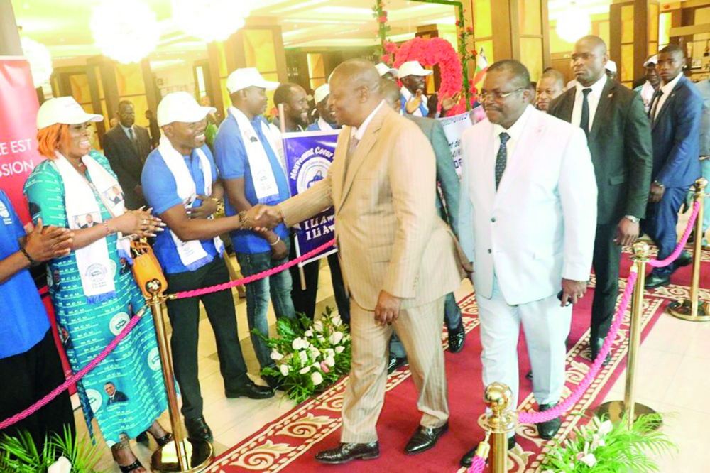L’hôte du Cameroun chaleureusement accueilli hier à Douala. L’hôte du Cameroun chaleureusement accueilli hier à Douala.