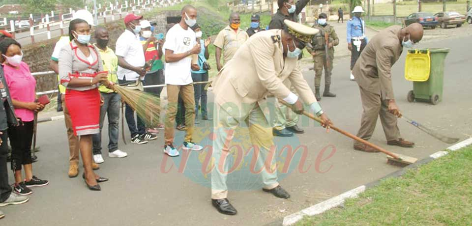 Governor Okalia (left) and President Bakoma bent on cleaning the South West. Governor Okalia (left) and President Bakoma bent on cleaning the South West.