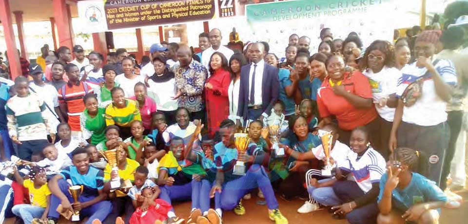 Cricket Cup of Cameroon : Academy Club, Western Ladies Lift Trophies