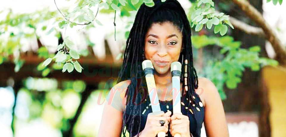 Musique : Laro Njoh, gardienne des traditions Musique : Laro Njoh, gardienne des traditions