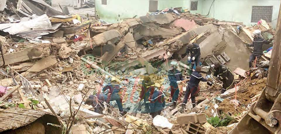Douala : l’effondrement d’un immeuble fait 16 morts