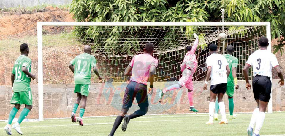 Football : Referees Decry Non-payment of Dues Football : Referees Decry Non-payment of Dues