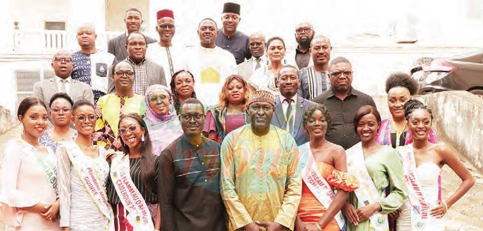 Les Miss flambeau d’Afrique de cinq pays du continent accompagnées du promoteur du concours ont été reçu vendredi dernier par le secrétaire général, Jacques Blaise Nkene.