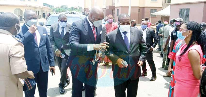 Douala : le gouverneur sur les sites Douala : le gouverneur sur les sites