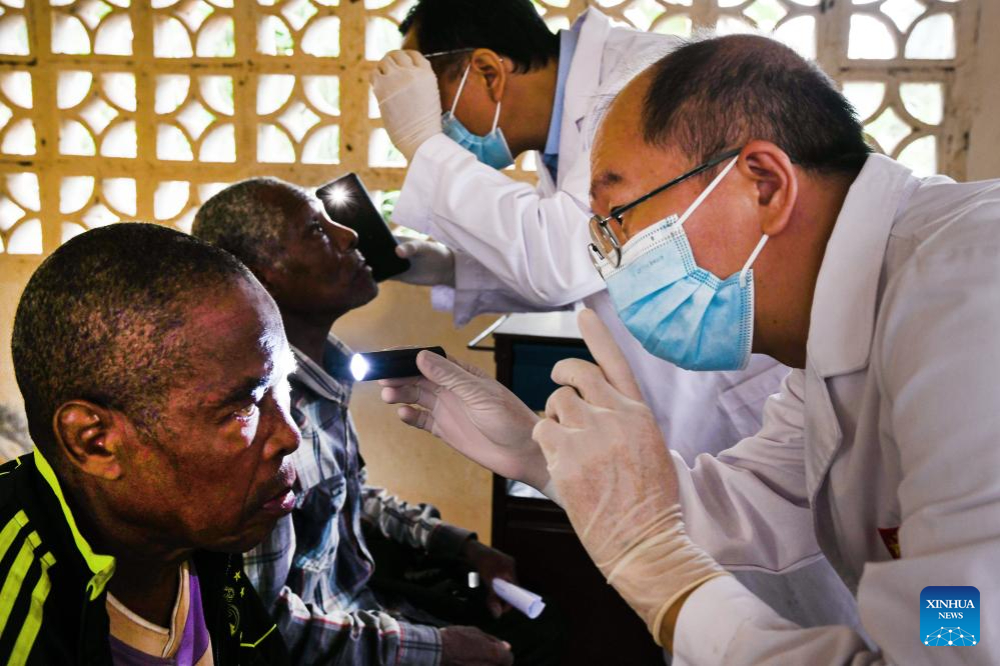 Some 811 medical personnel have been deployed in Cameroon since 1975.
