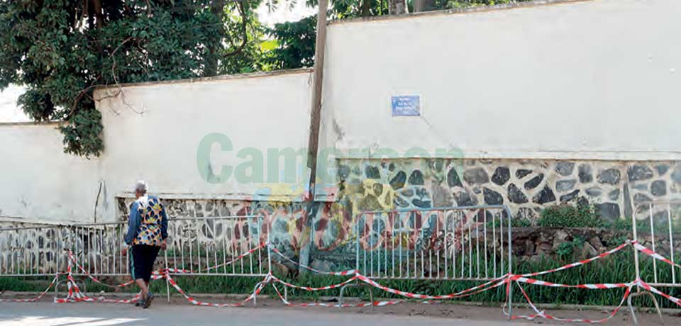 Yaoundé : risque d’effondrement d’un mur Yaoundé : risque d’effondrement d’un mur