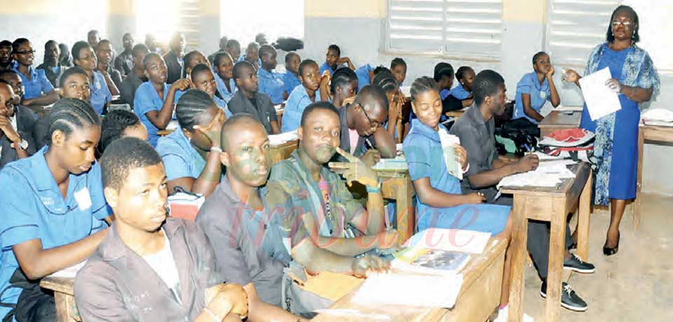 Lycées et collèges : vers un retour au plein temps Lycées et collèges : vers un retour au plein temps