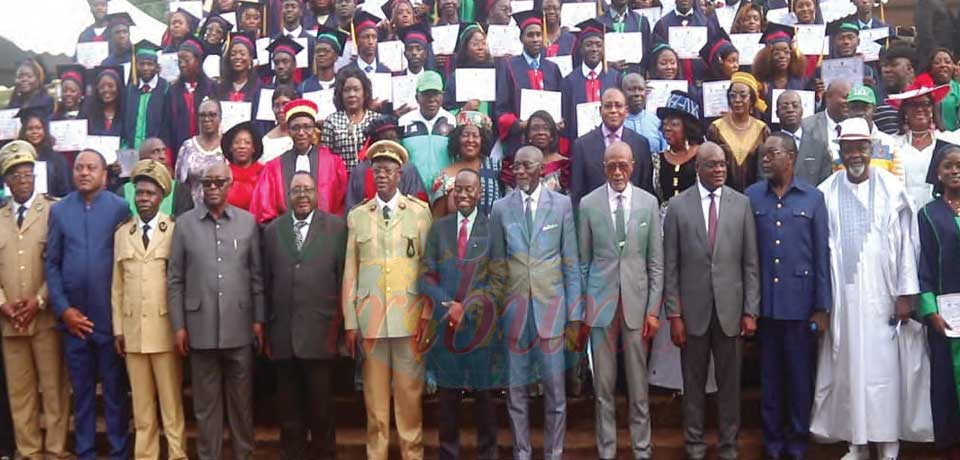 Université de Dschang: La première cuvée de médecins et pharmaciens livrée Université de Dschang: La première cuvée de médecins et pharmaciens livrée