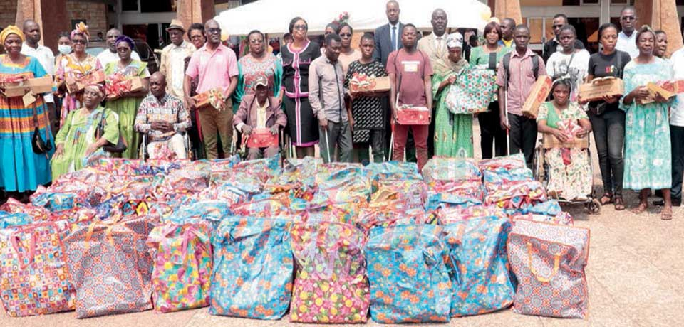Yaoundé : des cadeaux pour près de 500 nécessiteux