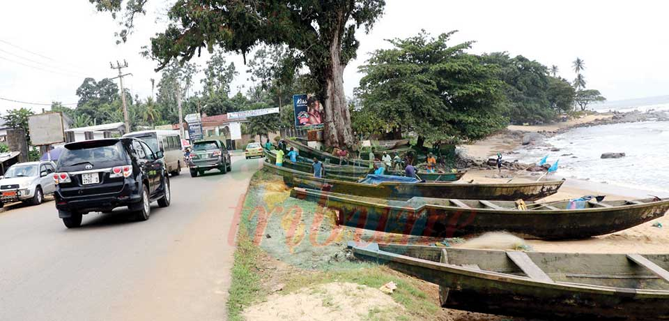 Kribi : pêcheurs et hôteliers au chômage Kribi : pêcheurs et hôteliers au chômage