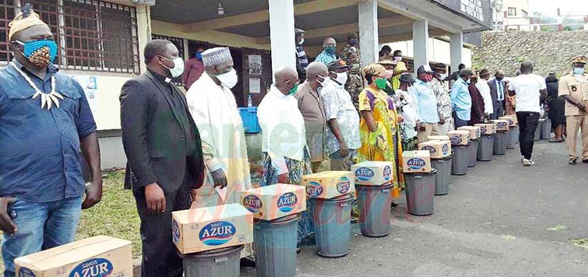 Buea : Community Leaders Land Relief Materials