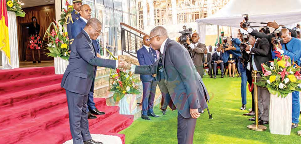 Star Building :  Prime Minister Communes With Collaborators