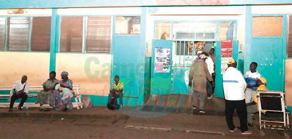 Les gardes malades des urgences de l’hôpital central de Yaoundé ne se sont pas tourné les pouces.