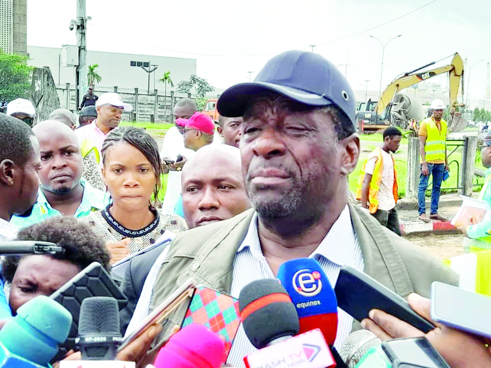 Dr Roger Mbassa Ndinè, maire de la ville de Douala.