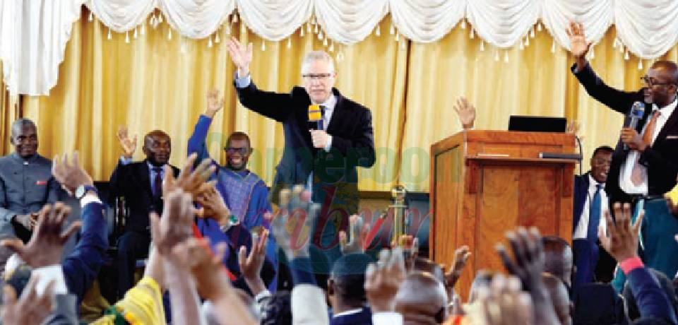 Eglise adventiste du Septième jour: Le Secrétaire exécutif mondial au Cameroun