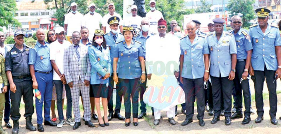 Police urged Douala residents to fight insecurity by using the Green number 1500. Police urged Douala residents to fight insecurity by using the Green number 1500.