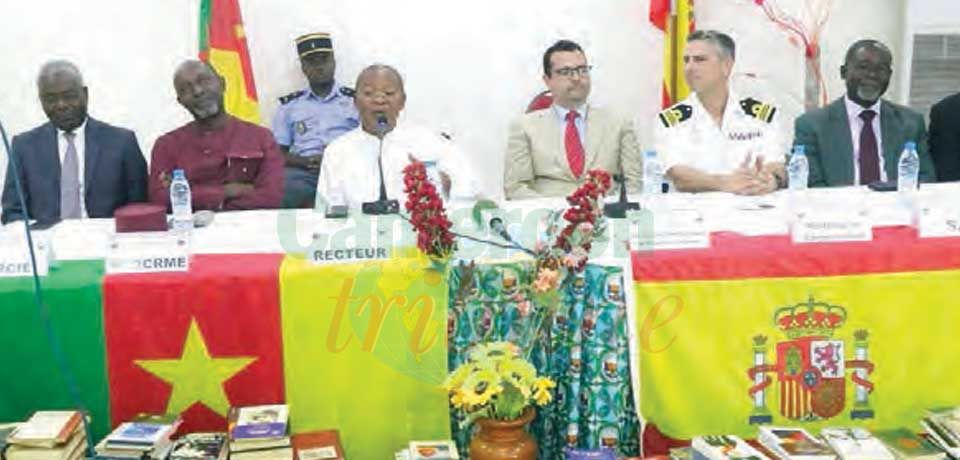 Coopération académique: Des livres pour l’université de Douala