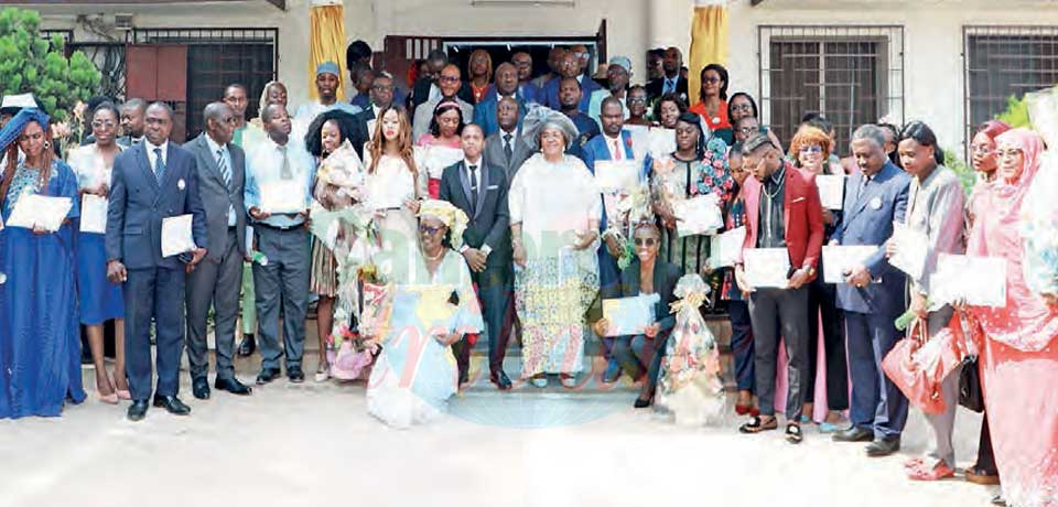 Enhancing Bilingualism  : Trainees Receive End-of-course Certificates