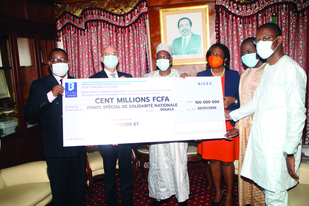 La Bicec offre 100 millions de F La Bicec offre 100 millions de F