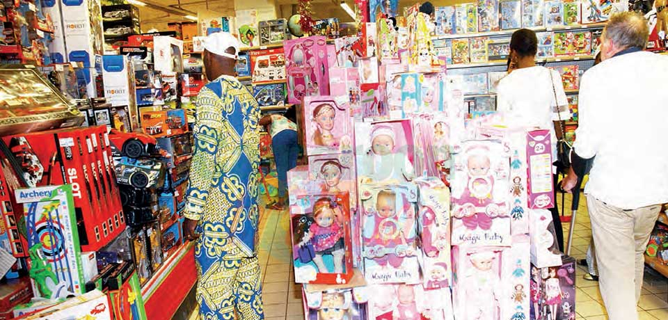 Marché du jouet et de la décoration : la ruée habituelle Marché du jouet et de la décoration : la ruée habituelle