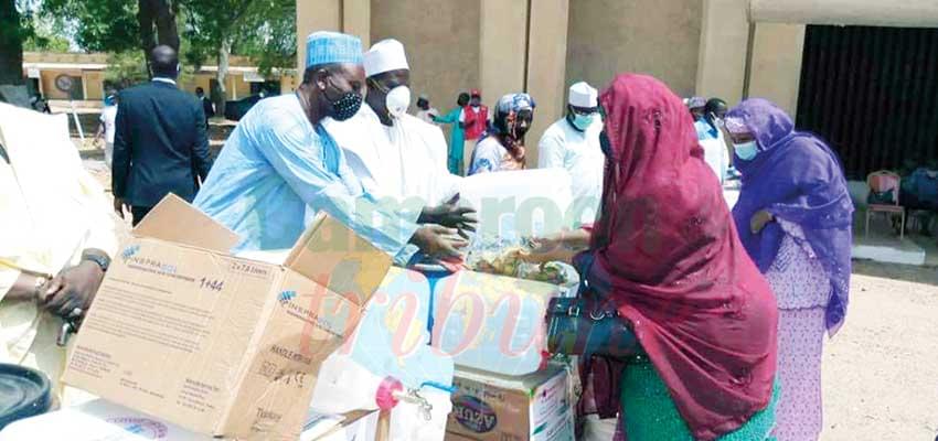 Nord : la première dame offre des kits sanitaires Nord : la première dame offre des kits sanitaires