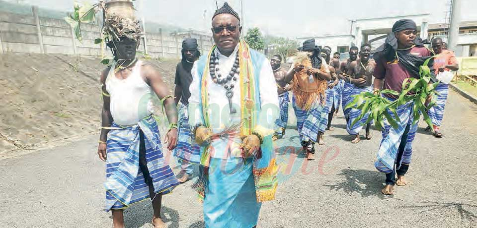 Cultural Display : Kotto Barombi Sues For Peace