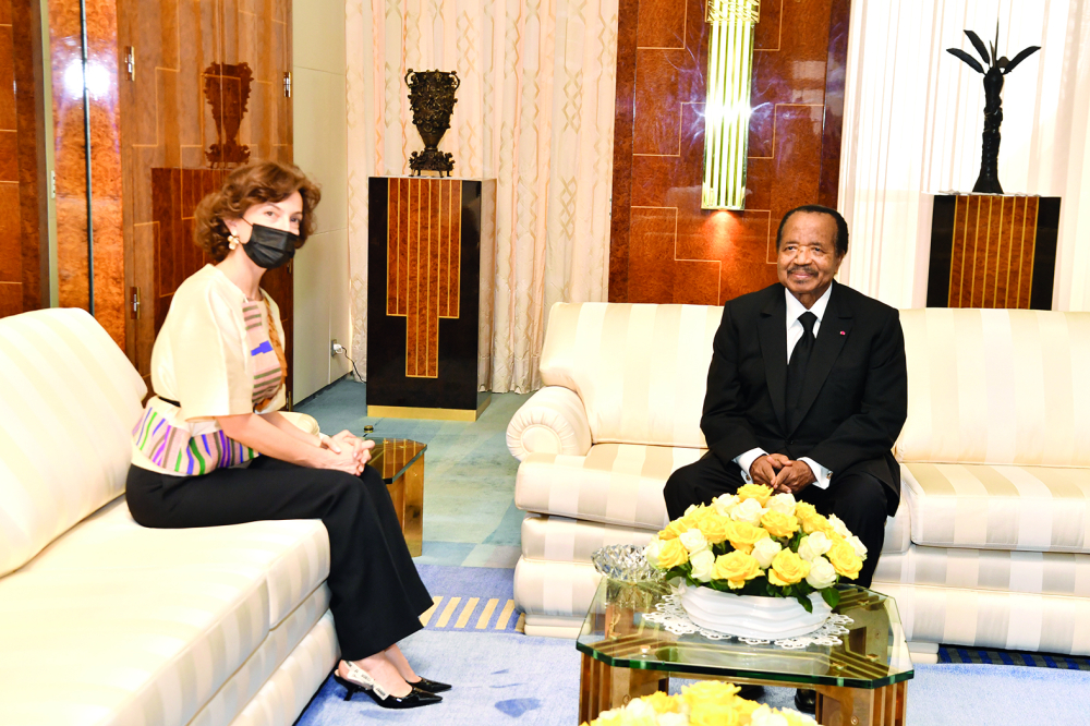 Premiers contacts avec le représentant du chef de l’Etat et l’ambassadeur du Cameroun en France.