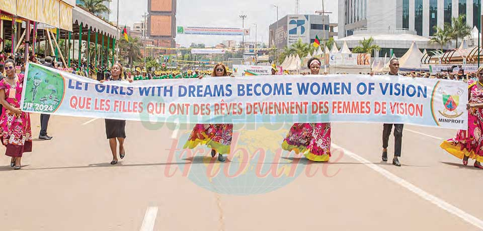 Féminicides, viols, incestes… : indignation à travers les pancartes Féminicides, viols, incestes… : indignation à travers les pancartes
