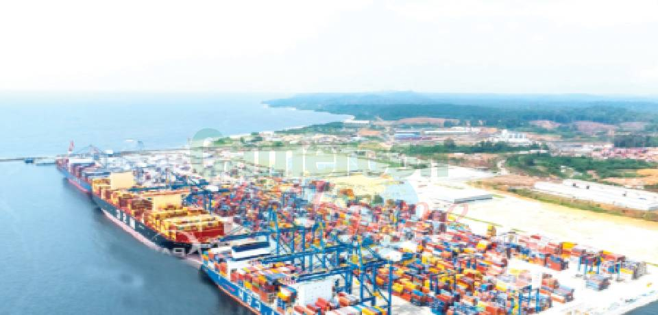 Investissements directs étrangers: 332 milliards captés en 2025