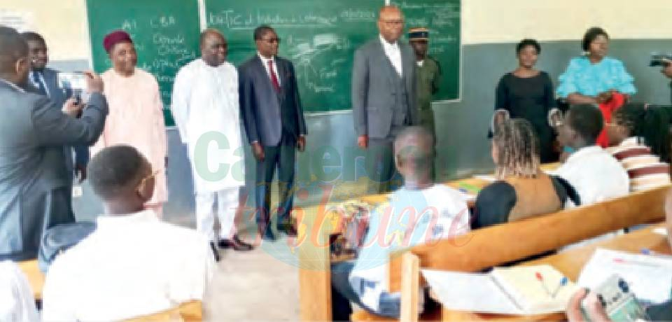Bertoua: Le recteur dans les amphis