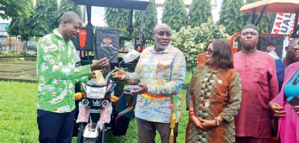 Gestion des déchets: Cinq tricycles pour Douala IV
