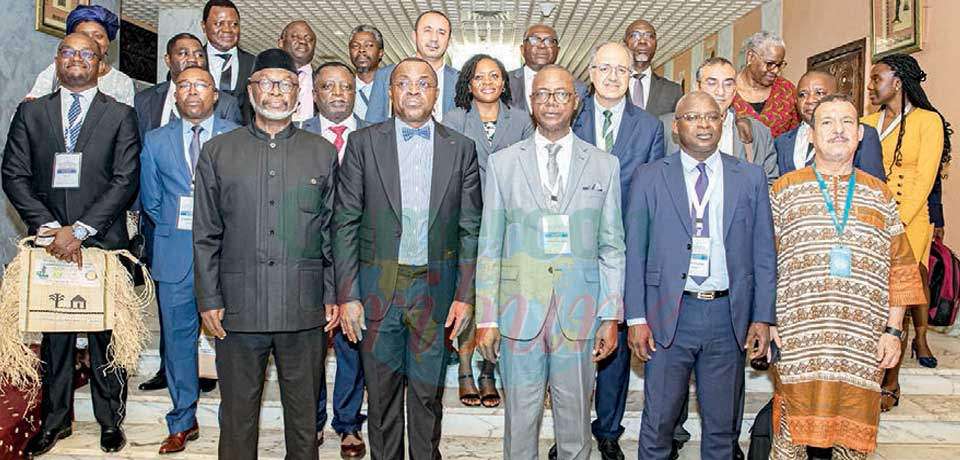 Les urologues à l’ouverture de leur premier congrès. Les urologues à l’ouverture de leur premier congrès.