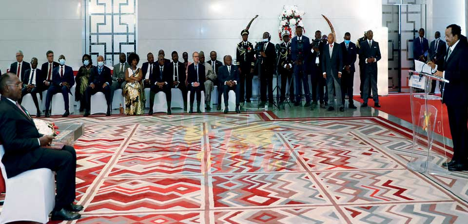 Palais de l’Unité : Bonne année, Monsieur le président ! Palais de l’Unité : Bonne année, Monsieur le président !